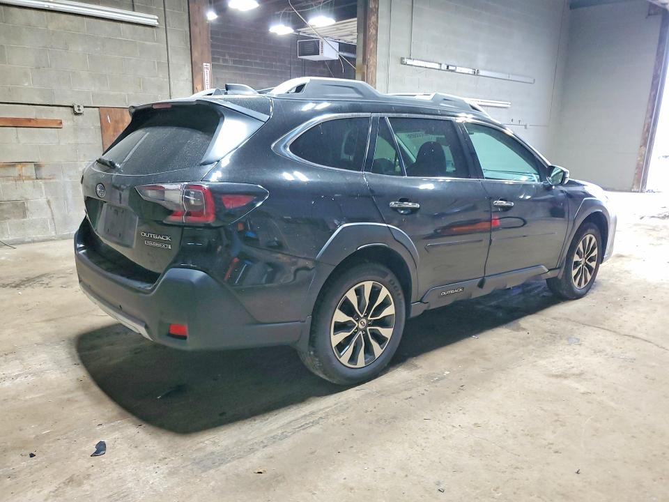 69335896 :رقم المزاد ، 4S4BTGPD1P3146221 vin ، 2023 Subaru Outback مزاد بيع