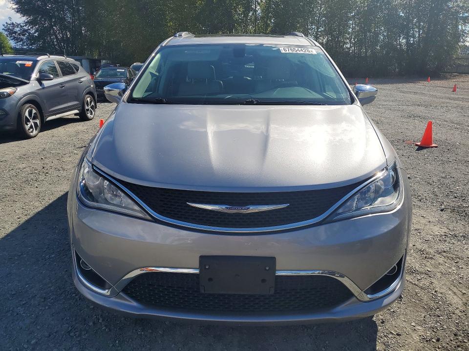 67654426 :رقم المزاد ، 2C4RC1GG1HR588788 vin ، 2017 Chrysler Pacifica مزاد بيع