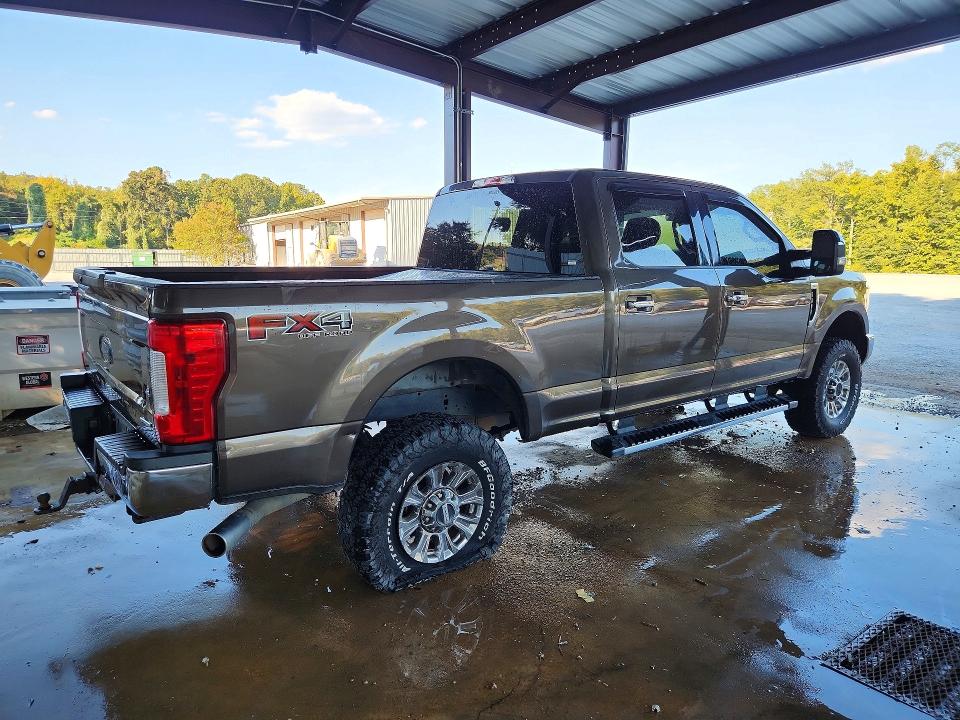 71220826 :رقم المزاد ، 1FT7W2B6XHEE61098 vin ، 2017 Ford F250 مزاد بيع