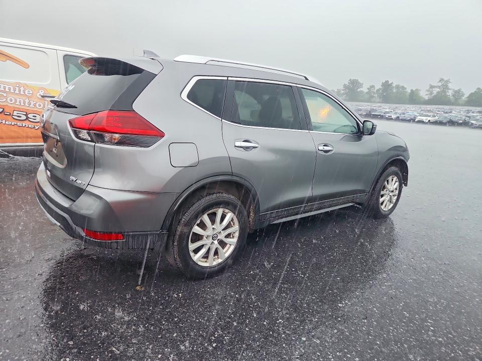 Продаж на аукціоні авто 2018 Nissan Rogue, vin: KNMAT2MV1JP597648, номер лоту: 67081026