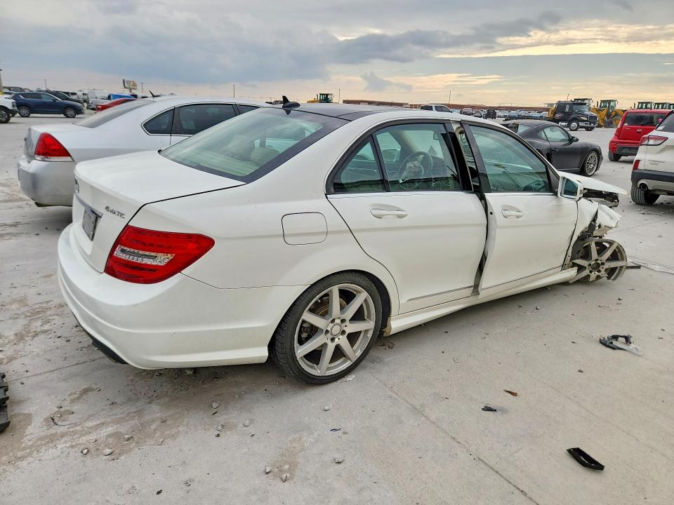 Продаж на аукціоні авто 2014 Mercedes-benz C, vin: WDDGF8AB3EA957838, номер лоту: 70947996