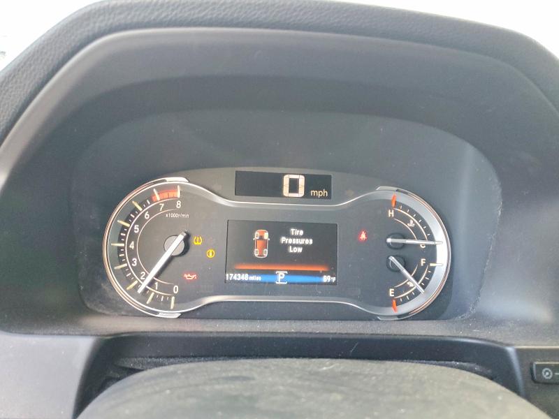 68852646 :رقم المزاد ، 5FNYF5H58JB000670 vin ، 2018 Honda Pilot مزاد بيع