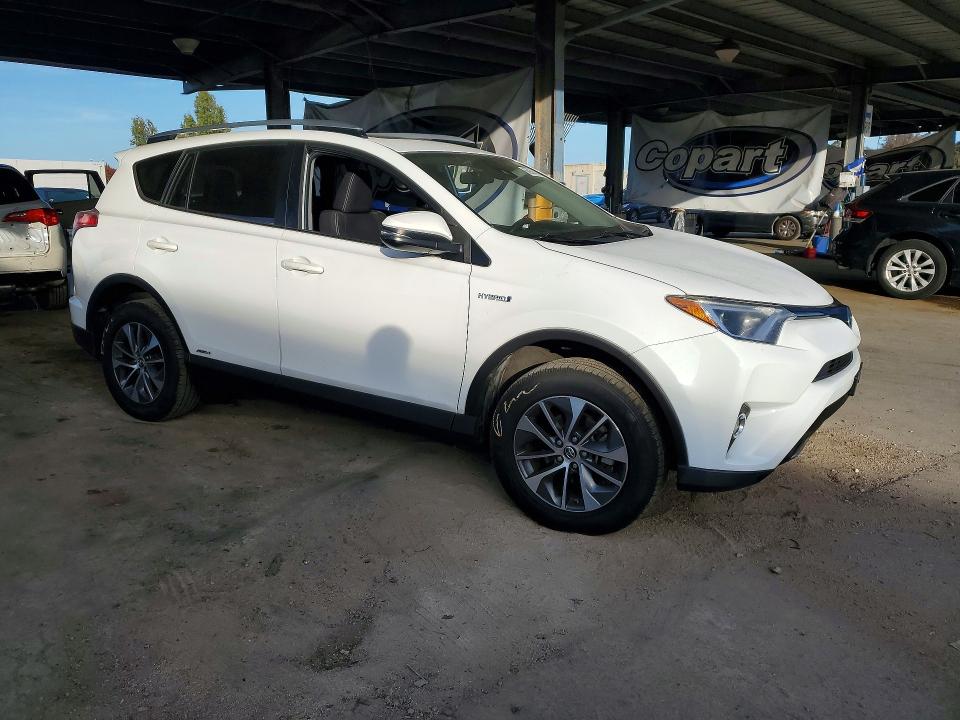 2017 Toyota Rav4 Hybrid მანქანა იყიდება აუქციონზე, vin: JTMRJREV6HD138367, აუქციონის ნომერი: 68969446