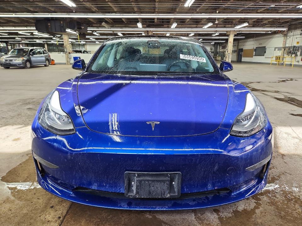 68685096 :رقم المزاد ، 5YJ3E1EA4NF289236 vin ، 2022 Tesla Model 3 مزاد بيع