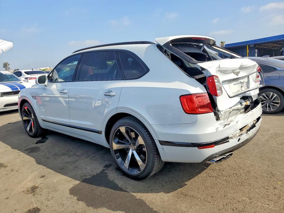 68801296 :رقم المزاد ، SJAAM2ZV8KC027436         vin ، 2019 Bentley Bentayga مزاد بيع