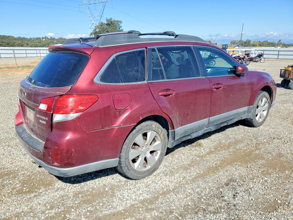 67674446 :رقم المزاد ، 4S4BRBKC4B3413585 vin ، 2011 Subaru Outback مزاد بيع