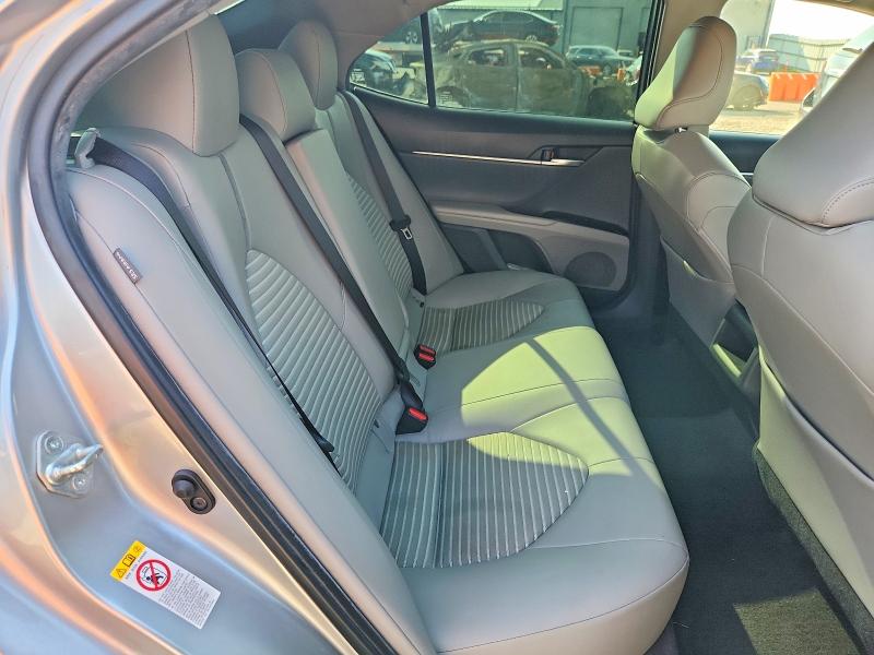 67539566 :رقم المزاد ، JTNB11HK0J3011545 vin ، 2018 Toyota Camry مزاد بيع