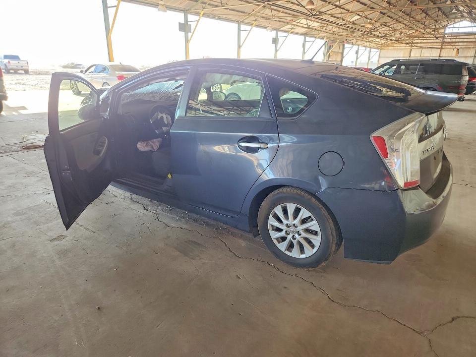 68826176 :رقم المزاد ، JTDKN3DP4E3060226 vin ، 2014 Toyota Prius Plug-in Hybrid مزاد بيع