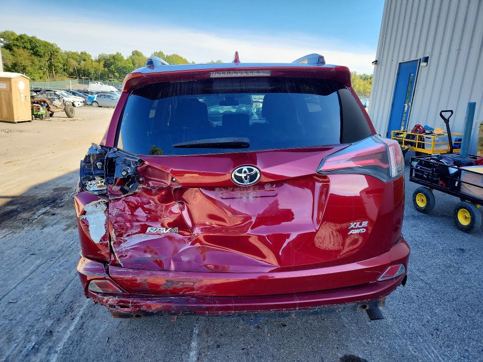 67608176 :رقم المزاد ، 2T3RFREVXJW732437 vin ، 2018 Toyota Rav4 مزاد بيع