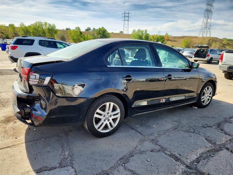 67706206 :رقم المزاد ، 3VW167AJ8HM367138 vin ، 2017 Volkswagen Jetta مزاد بيع