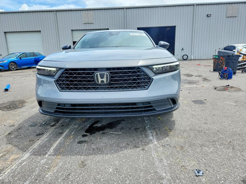 67711366 :رقم المزاد ، 1HGCY2F53PA038106 vin ، 2023 Honda Accord مزاد بيع