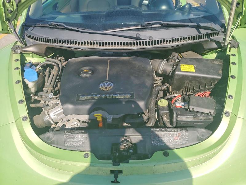 70353616 :رقم المزاد ، 3VWCD21Y64M306993 vin ، 2004 Volkswagen New Beetle مزاد بيع