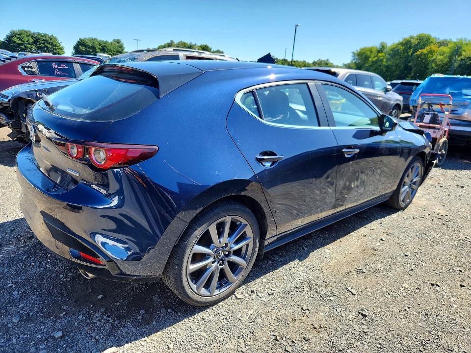 Продажа на аукционе авто 2023 Mazda 3, vin: JM1BPAKM8P1622991, номер лота: 68676936