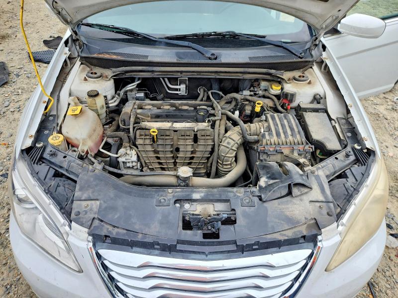 69751086 :رقم المزاد ، 1C3CCBAB1CN295296 vin ، 2012 Chrysler 200 مزاد بيع
