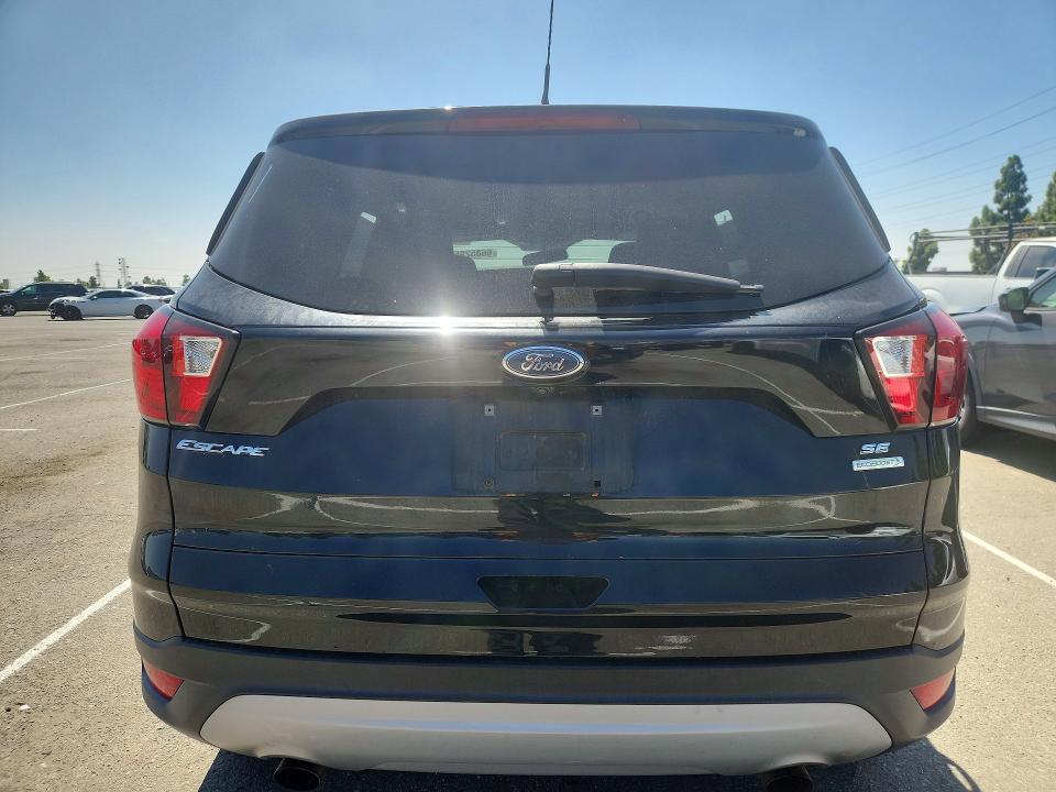 66852956 :رقم المزاد ، 1FMCU0GD1KUA41898 vin ، 2019 Ford Escape مزاد بيع