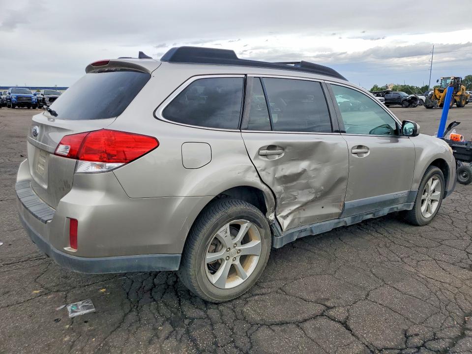 2014 Subaru Outback მანქანა იყიდება აუქციონზე, vin: 4S4BRDLC5E2302743, აუქციონის ნომერი: 69044576
