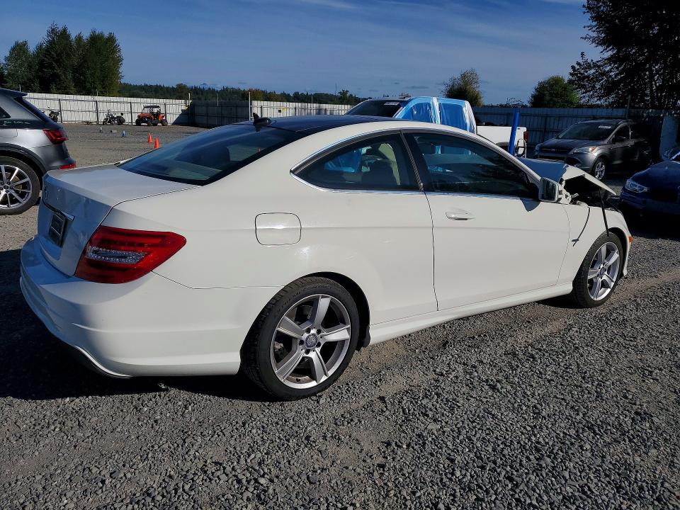 68703946 :رقم المزاد ، WDDGJ4HB0CF741118 vin ، 2012 Mercedes-benz C مزاد بيع