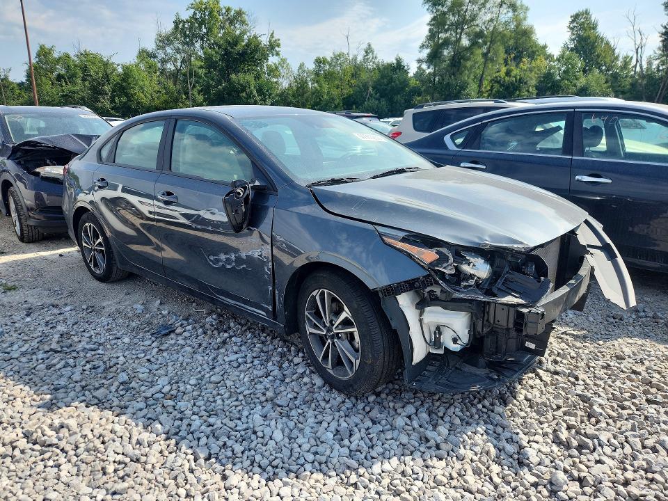 66960206 :رقم المزاد ، 3KPF24AD7NE435528 vin ، 2022 Kia Forte مزاد بيع