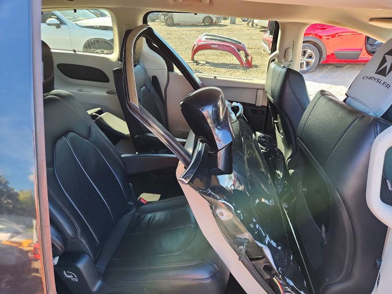 68569126 :رقم المزاد ، 2C4RC1BG5JR152152 vin ، 2018 Chrysler Pacifica مزاد بيع