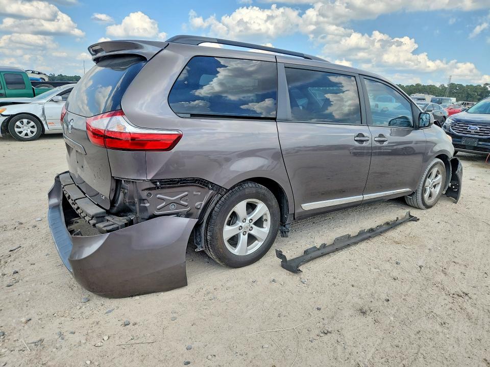 Aukcja sprzedaży 2016 Toyota Sienna, vin: 5TDKK3DC8GS710070, numer aukcji: 70017976