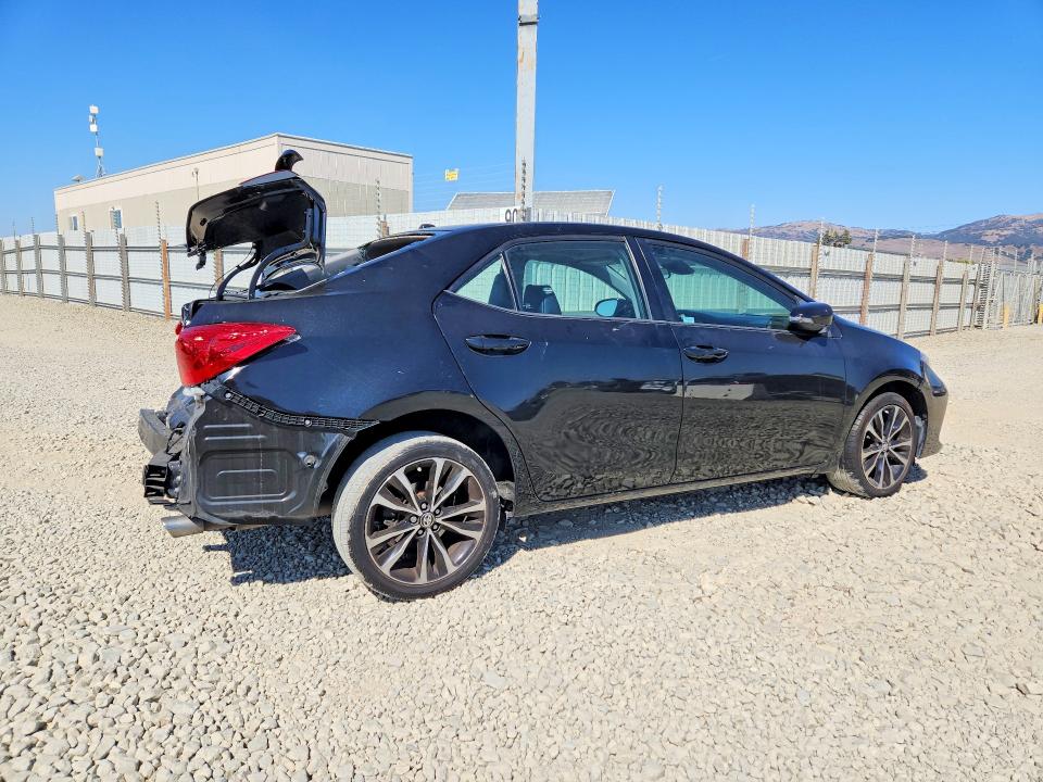 70108116 :رقم المزاد ، 5YFBURHE0HP650613 vin ، 2017 Toyota Corolla مزاد بيع