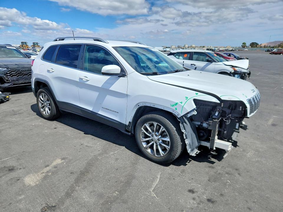 67517666 :رقم المزاد ، 1C4PJLCB2KD247171 vin ، 2019 Jeep Cherokee مزاد بيع
