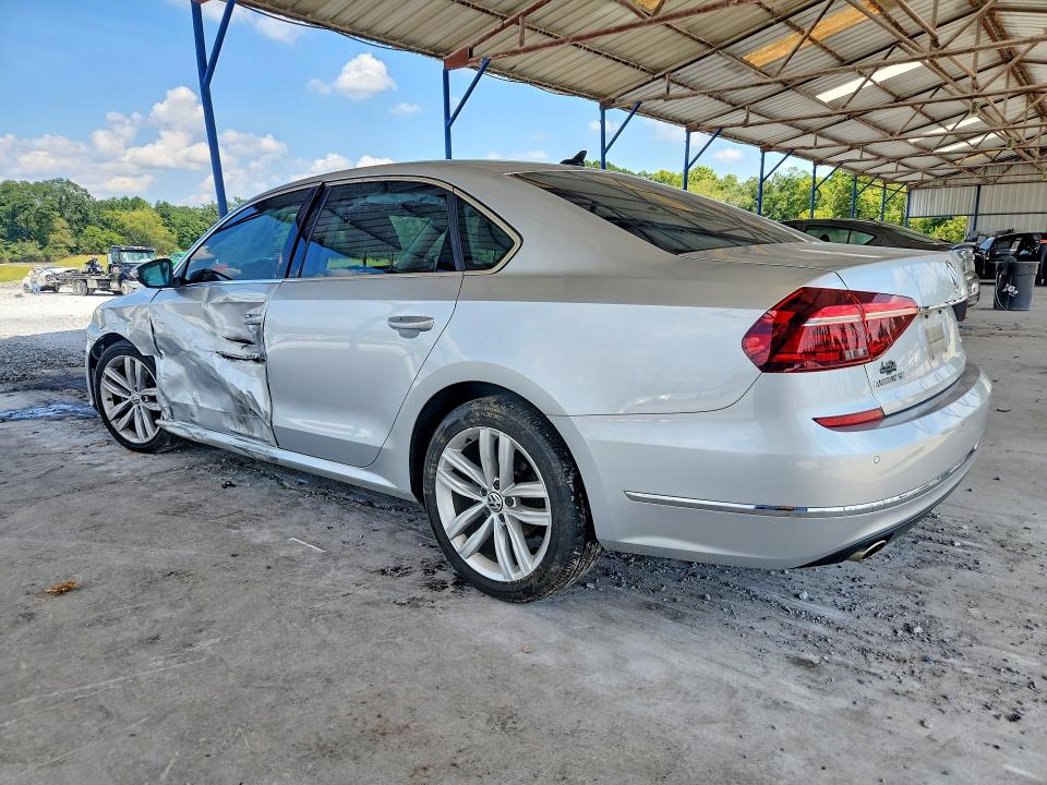 68965926 :رقم المزاد ، 1VWBA7A35JC043740 vin ، 2018 Volkswagen Passat مزاد بيع