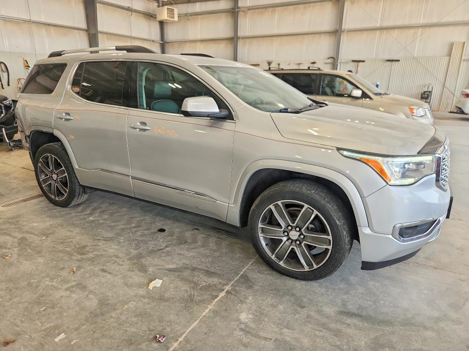 67461566 :رقم المزاد ، 1GKKNXLS3JZ113135 vin ، 2018 Gmc Acadia مزاد بيع