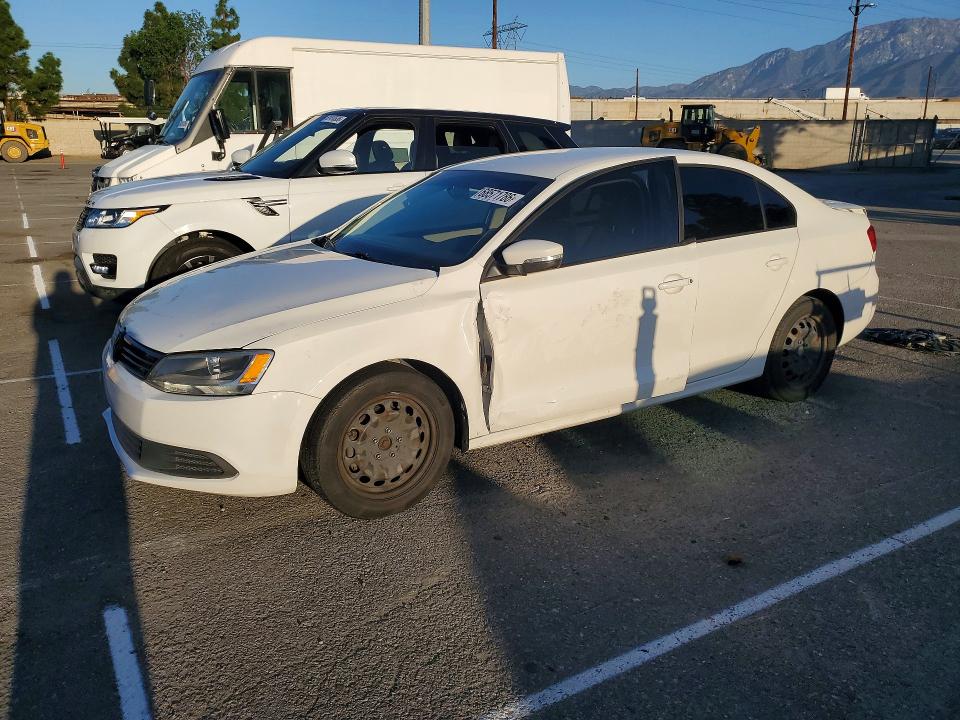 2012 Volkswagen Jetta მანქანა იყიდება აუქციონზე, vin: 3VWBP7AJXCM002812, აუქციონის ნომერი: 68571786