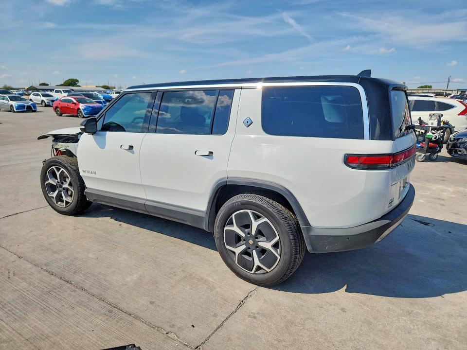 69030236 :رقم المزاد ، 7PDSGBBA3PN024840 vin ، 2023 Rivian R1s مزاد بيع