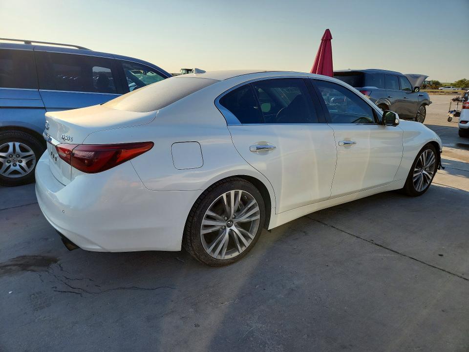 68001526 :رقم المزاد ، JN1EV7AP0JM359440 vin ، 2018 Infiniti Q50 مزاد بيع