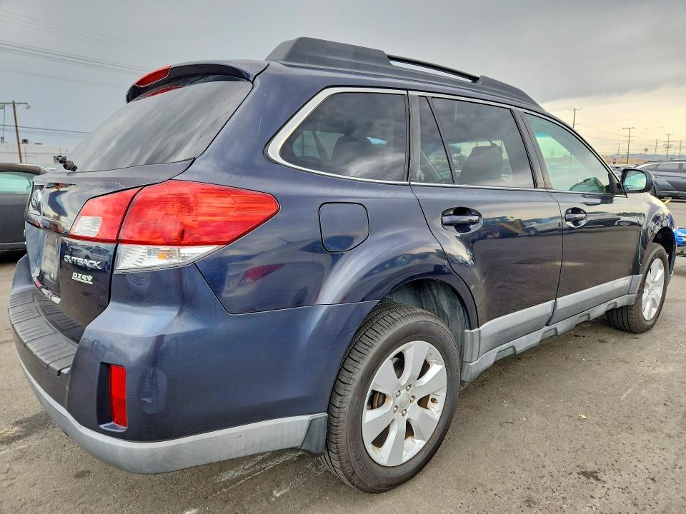 68260526 :رقم المزاد ، 4S4BRBCC3C3241310 vin ، 2012 Subaru Outback مزاد بيع