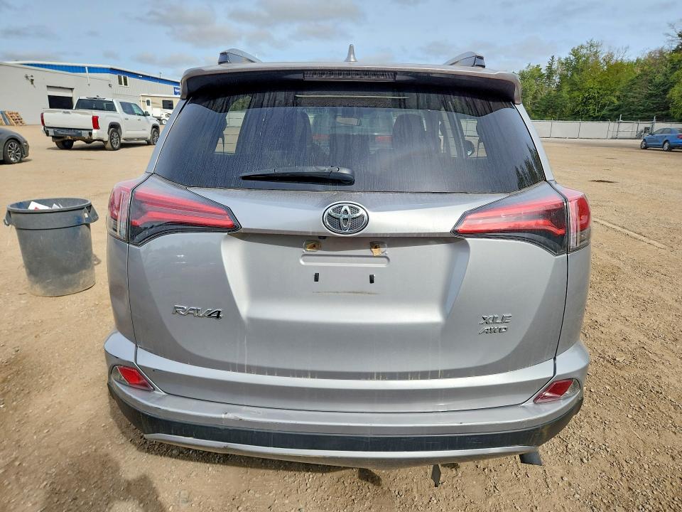 69748736 :رقم المزاد ، 2T3RFREV3JW788817 vin ، 2018 Toyota Rav4 مزاد بيع