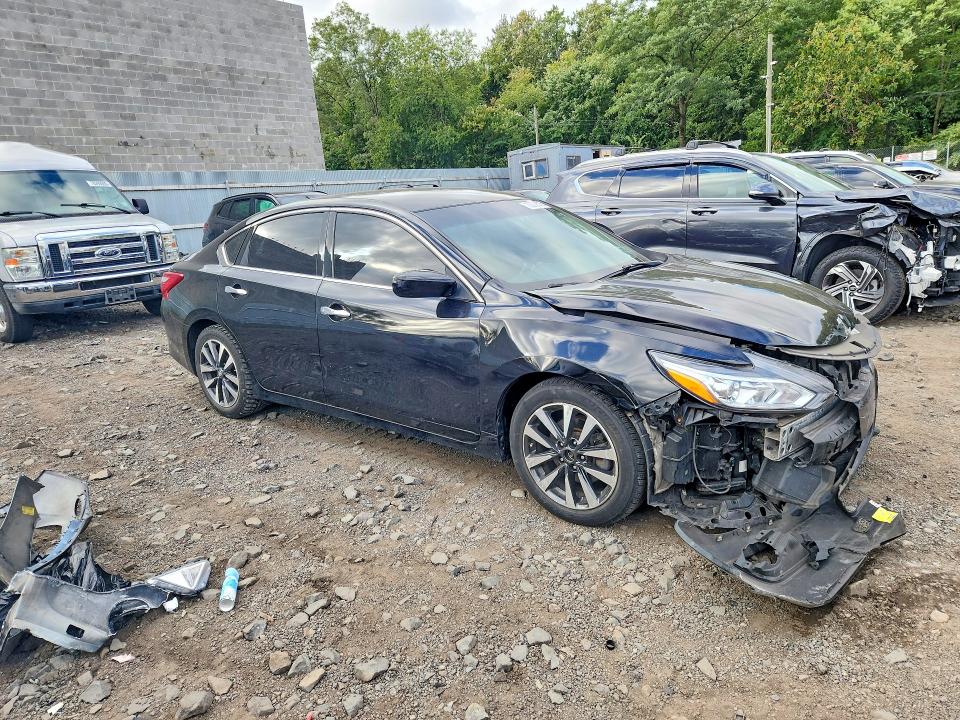 Продажа на аукционе авто 2017 Nissan Altima, vin: 1N4AL3AP2HC233483, номер лота: 70309576