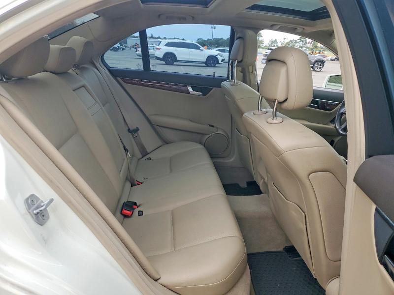 2011 Mercedes-benz C მანქანა იყიდება აუქციონზე, vin: WDDGF8BB4BR167508, აუქციონის ნომერი: 70213256