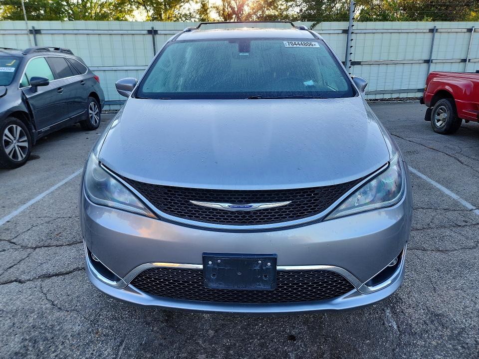 70444806 :رقم المزاد ، 2C4RC1BG2KR537654 vin ، 2019 Chrysler Pacifica مزاد بيع