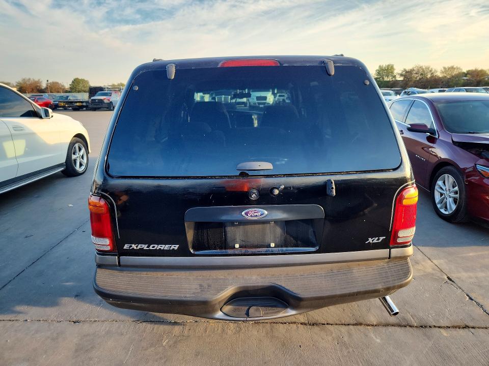 2000 Ford Explorer მანქანა იყიდება აუქციონზე, vin: 1FMZU63E0YZA92042, აუქციონის ნომერი: 70049526