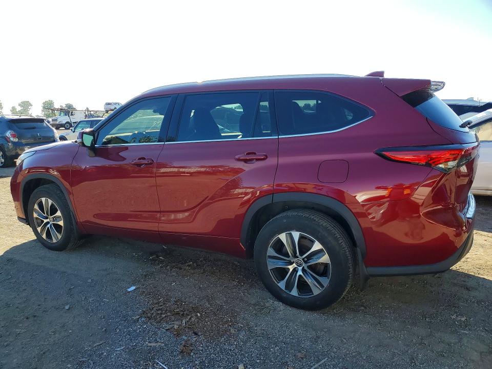 Продажа на аукционе авто 2022 Toyota Highlander, vin: 5TDGZRBH9NS581546, номер лота: 64716646