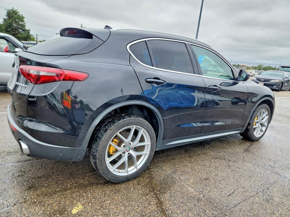 Продажа на аукционе авто 2018 Alfa Romeo Stelvio, vin: ZASFAKBN8J7C22703, номер лота: 69745756