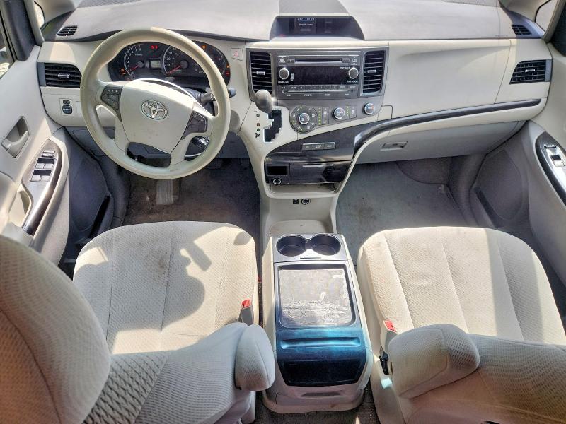68071086 :رقم المزاد ، 5TDKK3DCXBS040711 vin ، 2011 Toyota Sienna مزاد بيع