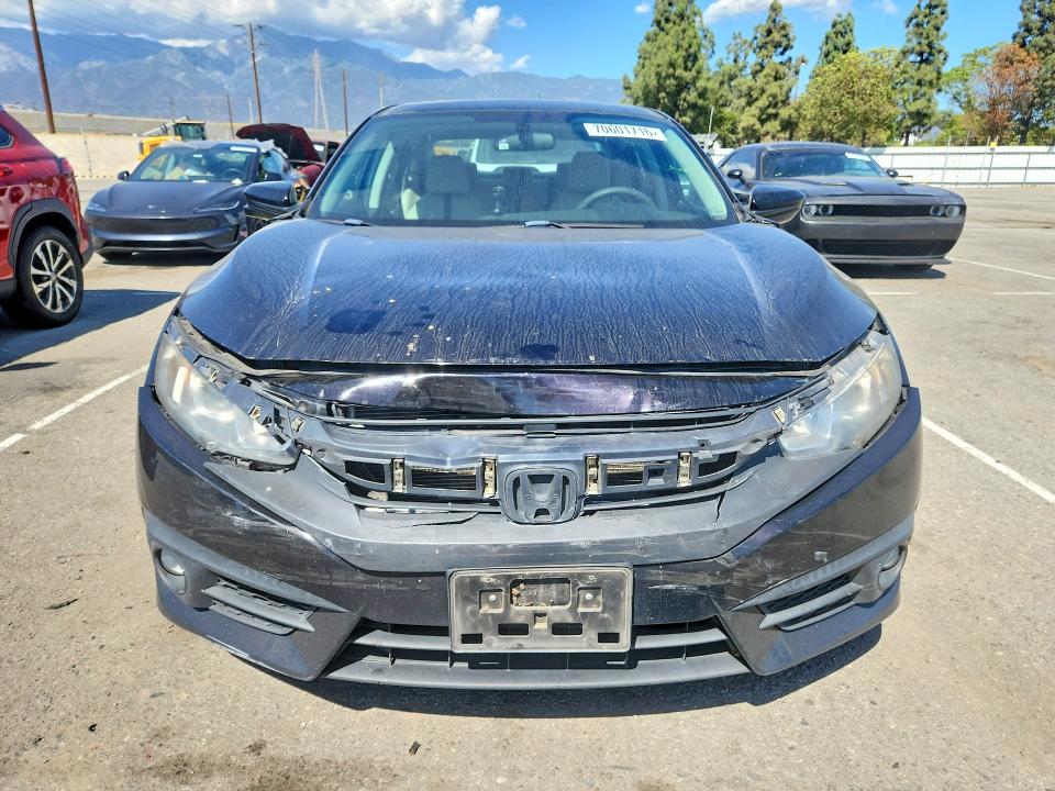 70601716 :رقم المزاد ، 2HGFC1F37HH647402 vin ، 2017 Honda Civic مزاد بيع