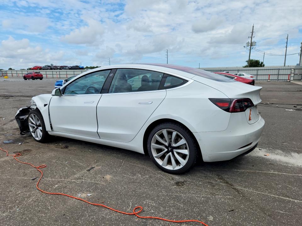 Продажа на аукционе авто 2018 Tesla Model 3, vin: 5YJ3E1EA6JF013764, номер лота: 69690786