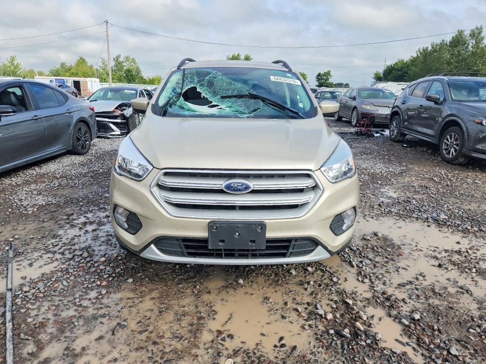 Продажа на аукционе авто 2018 Ford Escape, vin: 1FMCU9GD2JUC46147, номер лота: 68832316