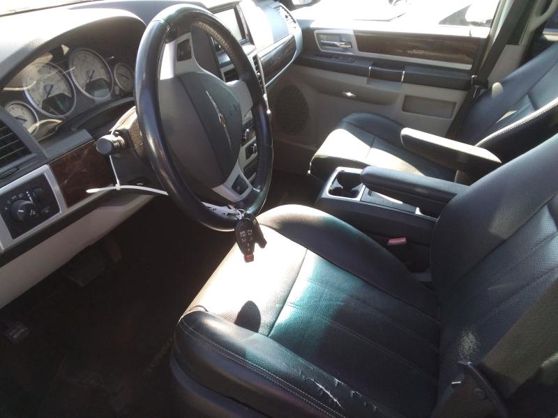 61477006 :رقم المزاد ، 2A8HR54199R647260 vin ، 2009 Chrysler Town & Country مزاد بيع