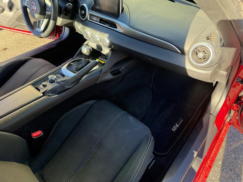 Продажа на аукционе авто 2017 Fiat 124 Spider, vin: JC1NFAEK9H0122868, номер лота: 70032366
