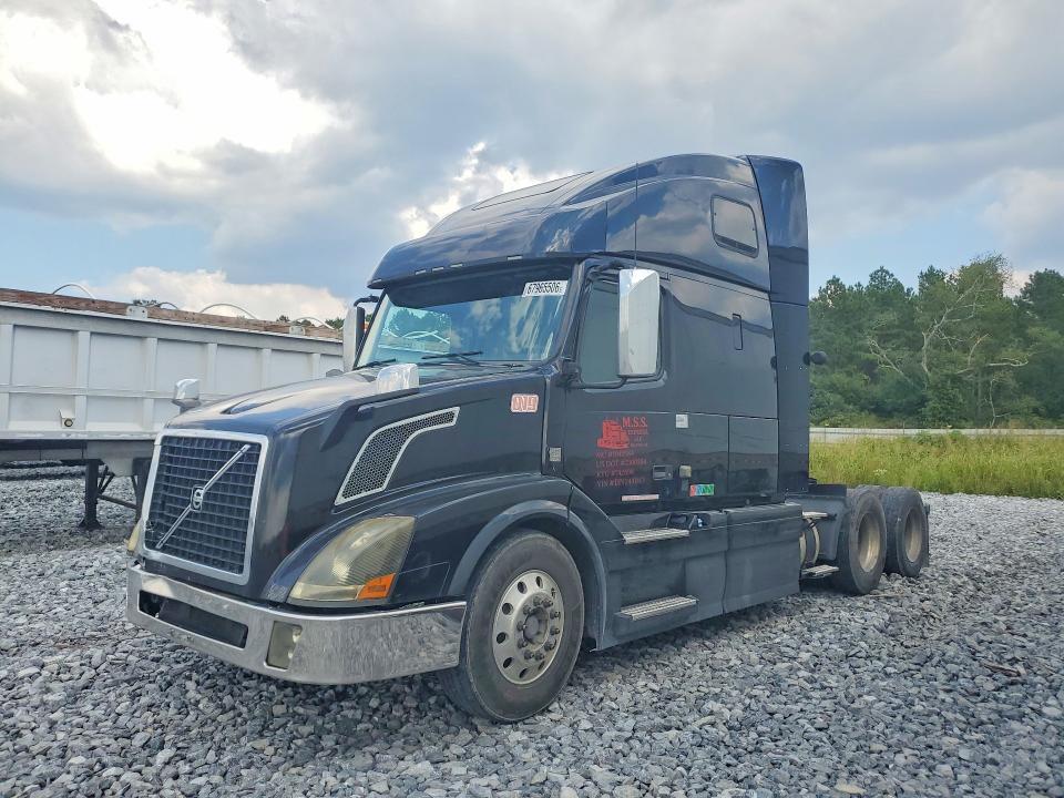 2013 Volvo Vn მანქანა იყიდება აუქციონზე, vin: 4V4NC9EH5DN144043, აუქციონის ნომერი: 67965506
