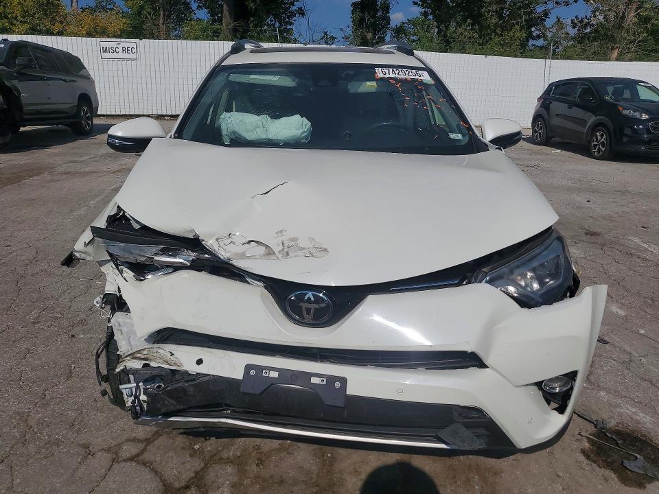 Auction sale of the 2018 Toyota Rav4, vin: JTMDFREV8JJ723762, lot number: 67429256