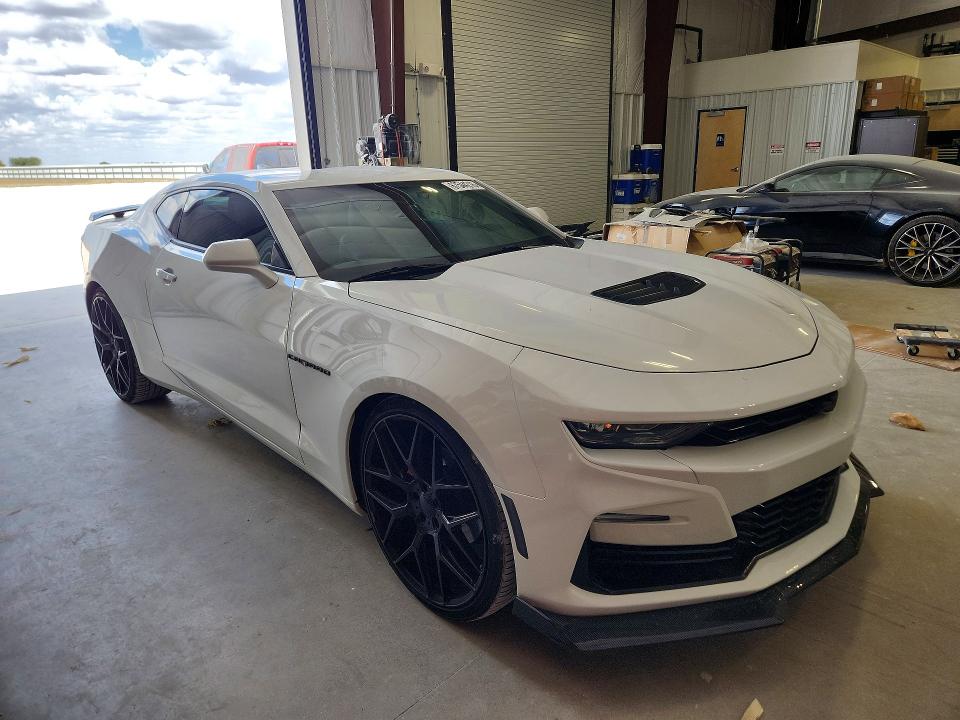 67544216 :رقم المزاد ، 1G1FE1R75L0133450 vin ، 2020 Chevrolet Camaro مزاد بيع
