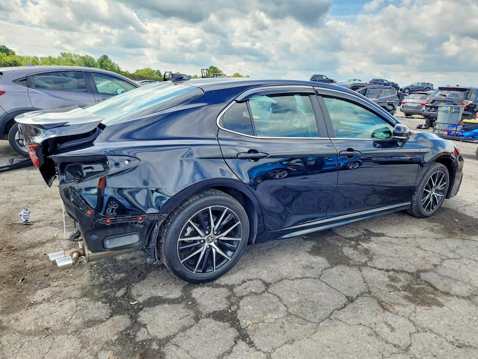 Продаж на аукціоні авто 2024 Toyota Camry, vin: 4T1G11AK6RU872279, номер лоту: 68517896