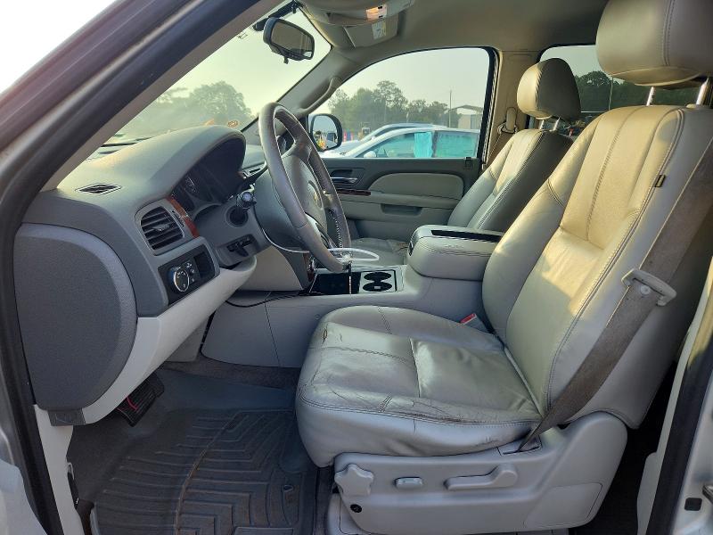 69041246 :رقم المزاد ، 1GNSCJE04BR346332 vin ، 2011 Chevrolet Suburban مزاد بيع